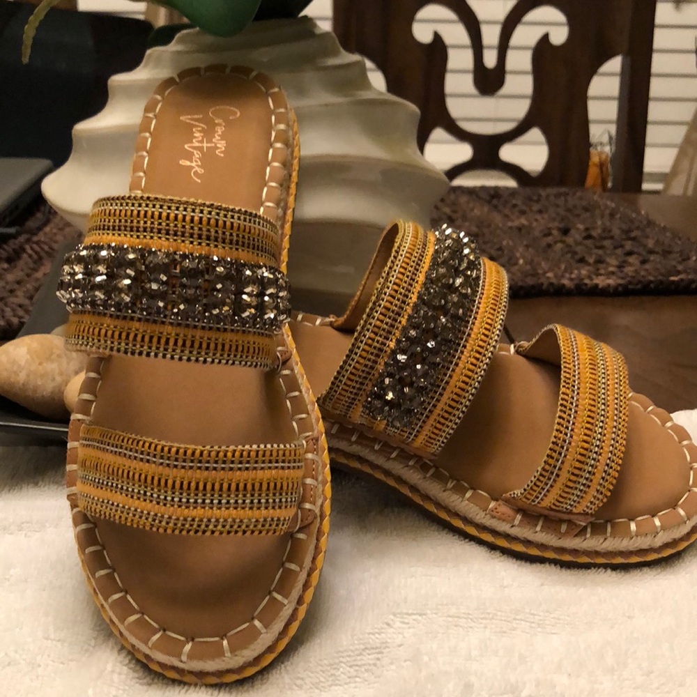 Crown Vintage Sandal women’s size 8M